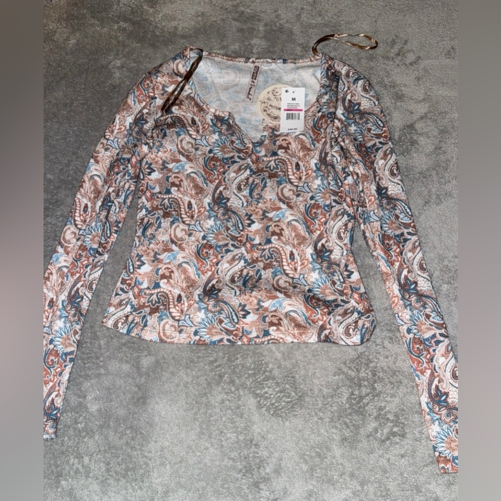 Gypsies & Moondust Blue and White Graphic Long Sleeve Blouse